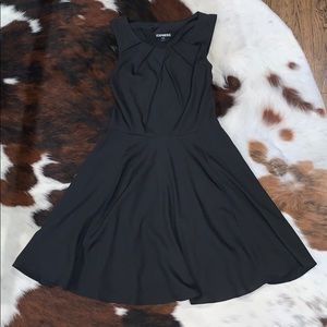 Express keyhole pleated top skater dress! 🖤